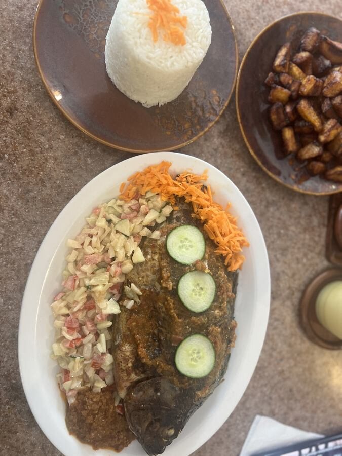 Garba — thon, attiéké, piment et oignon